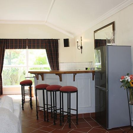 Bed and Breakfast Camelot In Constantia Kapské Město Exteriér fotografie