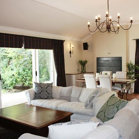 Bed and Breakfast Camelot In Constantia Kapské Město Exteriér fotografie