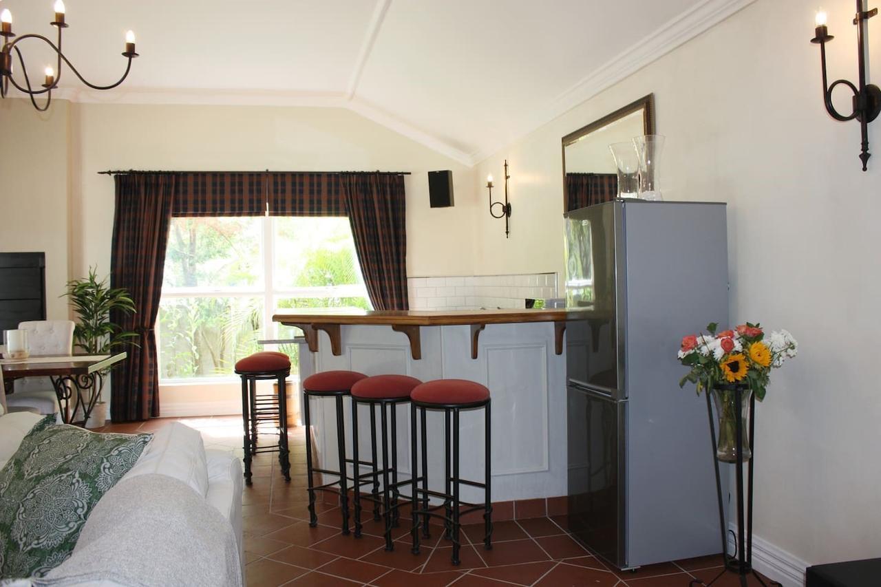 Bed and Breakfast Camelot In Constantia Kapské Město Exteriér fotografie