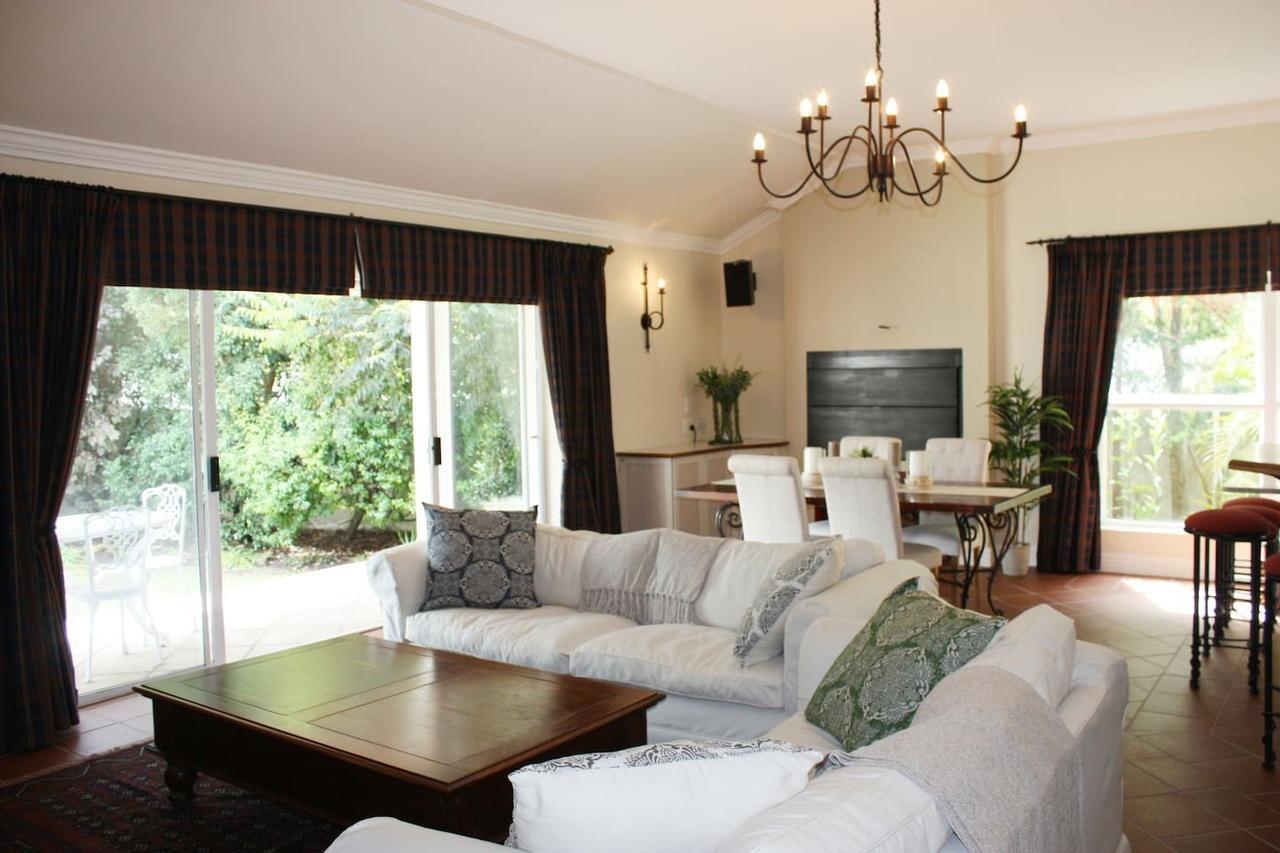 Bed and Breakfast Camelot In Constantia Kapské Město Exteriér fotografie